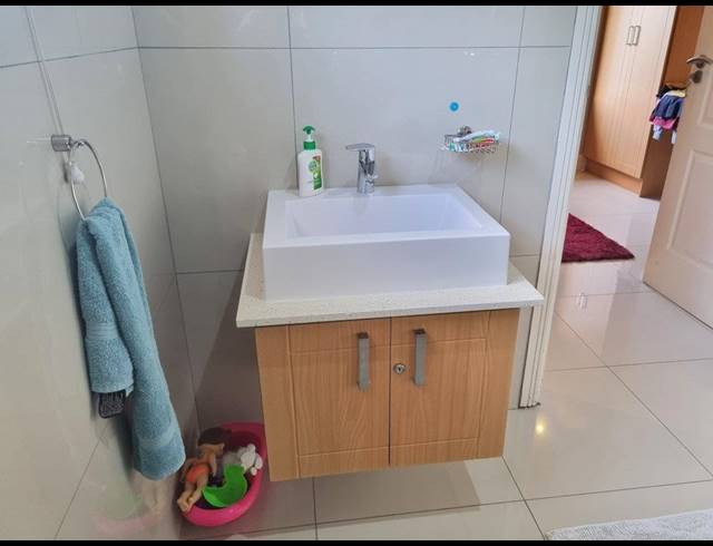 3 BEDROOM TOWNHOUSE RENTED IN EDGEMOUNT ESTATE
